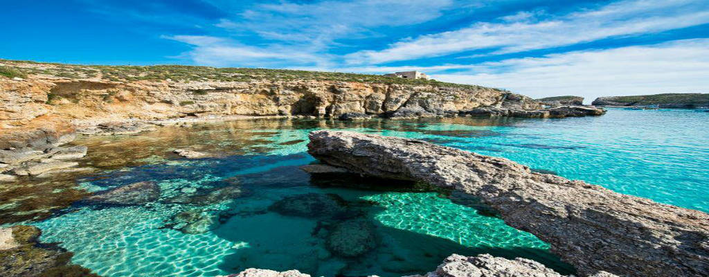 an Image of malta and gozo beautiful seefront